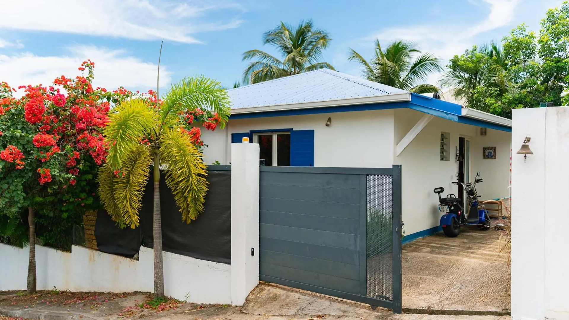 Rev Bleu Villa Sainte-Anne