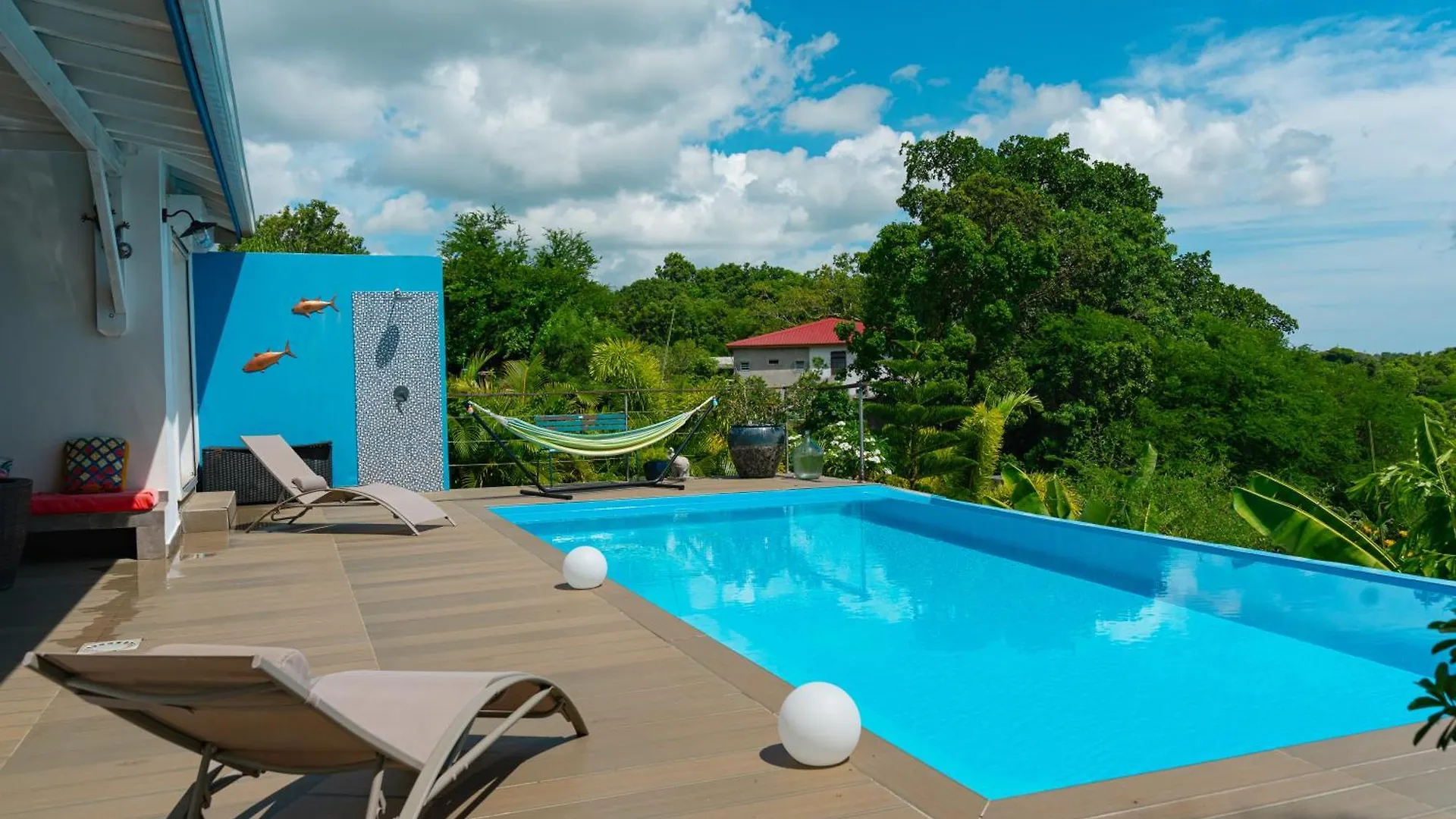 Rev Bleu Villa Sainte-Anne